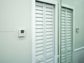 929 NE 199th St 203, Miami FL 33179