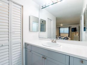 929 NE 199th St 203, Miami FL 33179