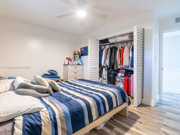 929 NE 199th St 203, Miami FL 33179