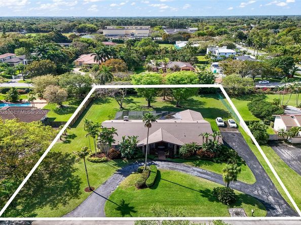 9600 SW 103rd St, Miami FL 33176