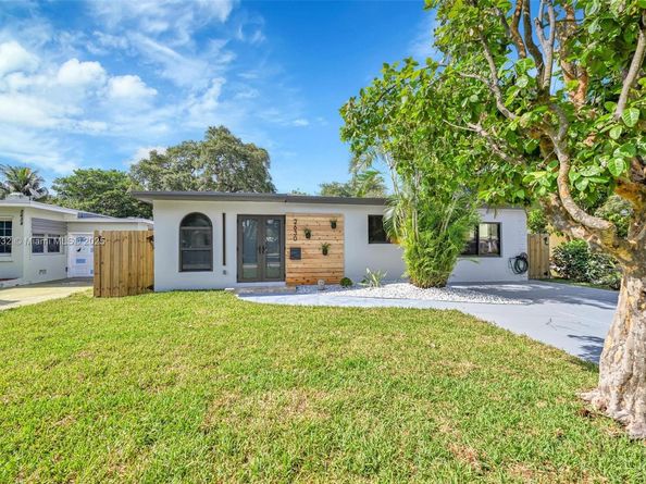 2630 Mckinley St, Hollywood FL 33020