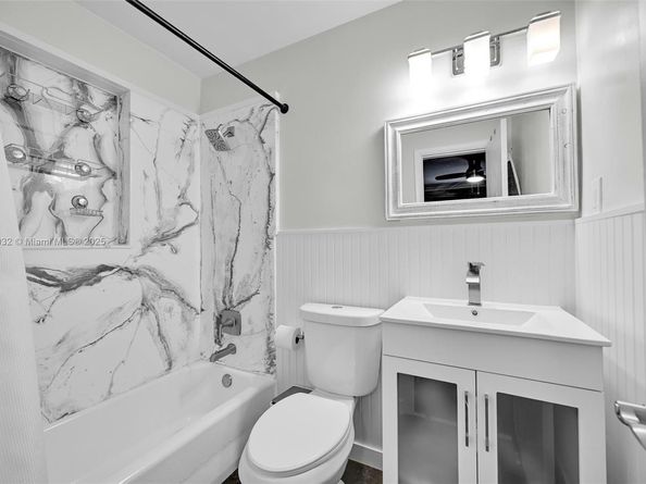 2630 Mckinley St, Hollywood FL 33020