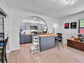 2630 Mckinley St, Hollywood FL 33020