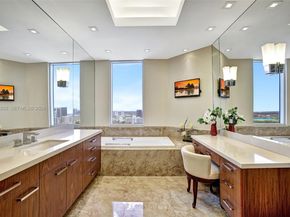 21200 Point Pl PH2804, Aventura FL 33180