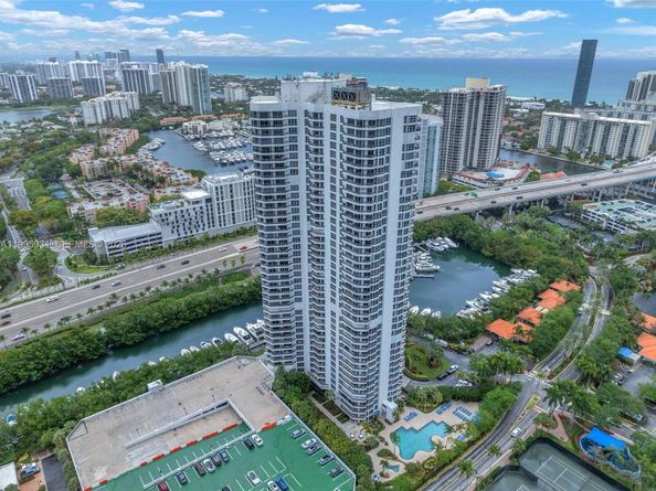 3500 Mystic Pointe Dr 3001, Aventura FL 33180