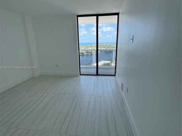 20505 E Country Club Dr 1436, Aventura FL 33180