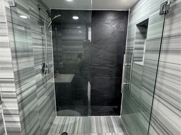 20505 E Country Club Dr 1436, Aventura FL 33180