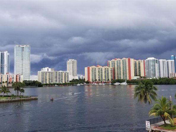 4000 NE 169th St 407, North Miami Beach FL 33160