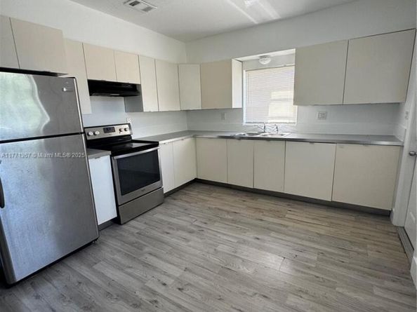 1730 SW 72nd Ct, Miami FL 33155