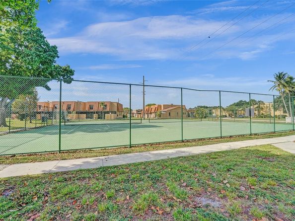 1551 NW 92nd Ave 185, Pembroke Pines FL 33024