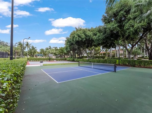 5046 SW 162nd Ave, Miramar FL 33027