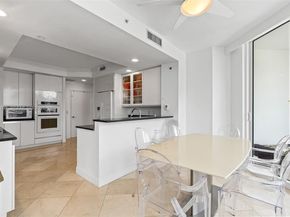 21050 Point Pl 403, Aventura FL 33180