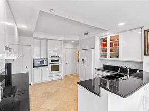 21050 Point Pl 403, Aventura FL 33180
