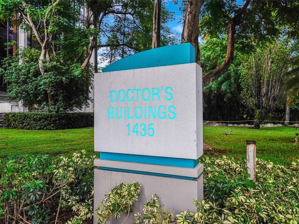 1255 W 49th Pl H202, Hialeah FL 33012