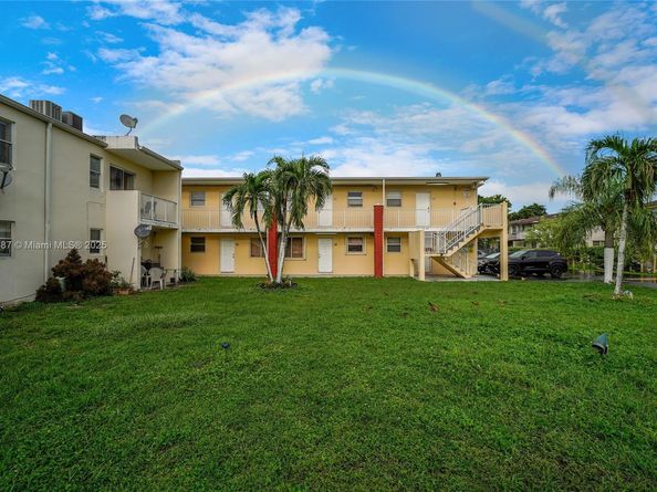 1255 W 49th Pl H202, Hialeah FL 33012