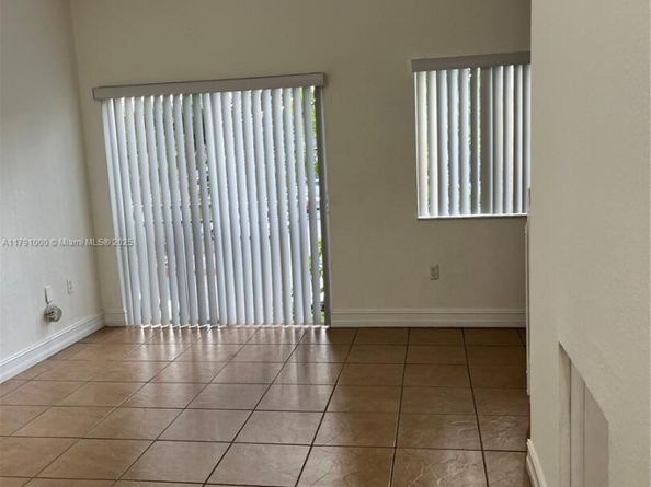7985 NW 8th St 110A, Miami FL 33126
