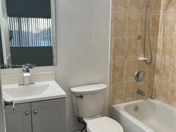 7985 NW 8th St 110A, Miami FL 33126