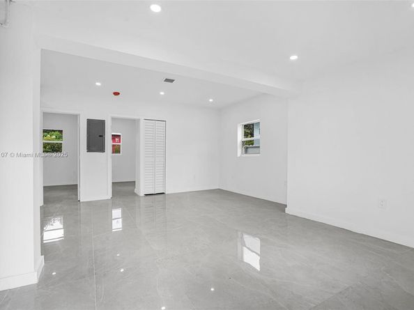 11406 NW 17th Ave, Miami FL 33167