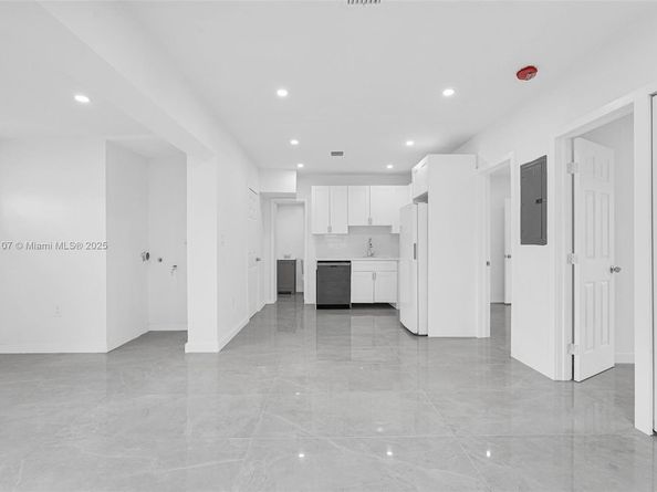 11406 NW 17th Ave, Miami FL 33167