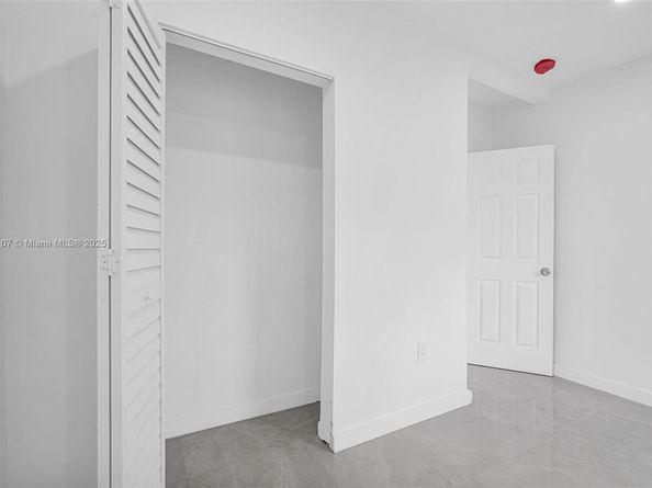 11406 NW 17th Ave, Miami FL 33167