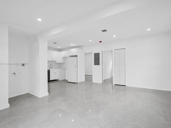 11406 NW 17th Ave, Miami FL 33167