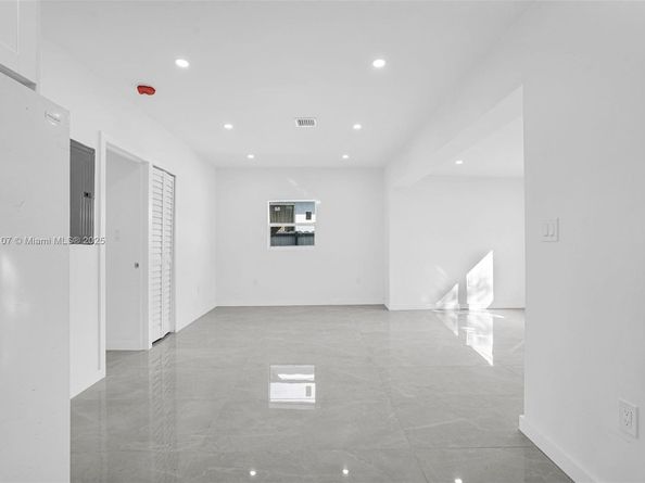 11406 NW 17th Ave, Miami FL 33167