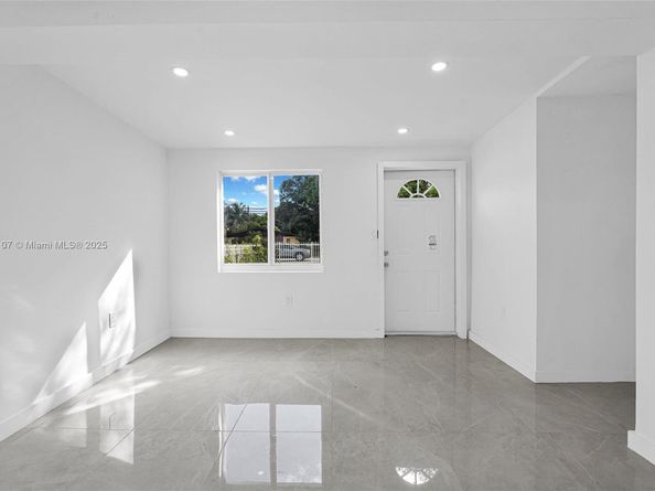 11406 NW 17th Ave, Miami FL 33167