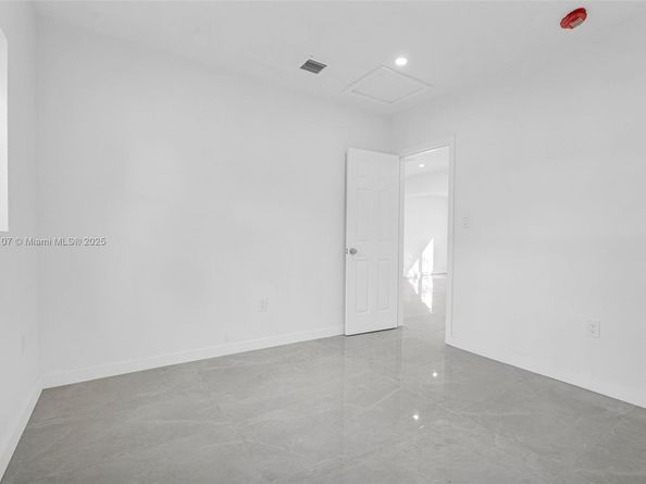 11406 NW 17th Ave, Miami FL 33167