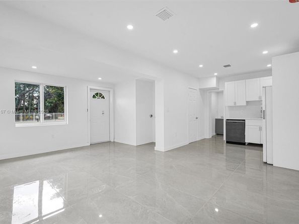 11406 NW 17th Ave, Miami FL 33167