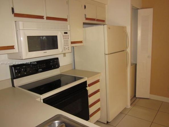 9203 SW 141 Pl 9203, Miami FL 33186
