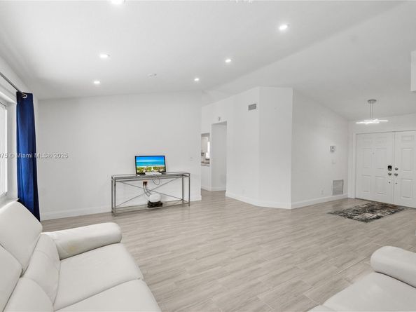 9338 NW 47th STREET, Sunrise FL 33351