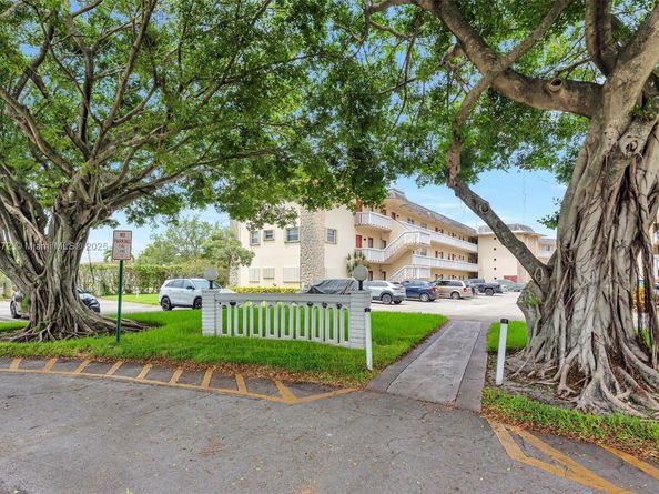 4341 NW 16th St 203, Lauderhill FL 33313
