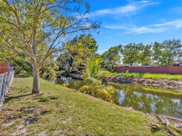 17210 NW 47th Ave, Miami Gardens FL 33055