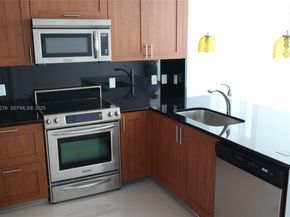 315 NE 3rd Ave 2005, Fort Lauderdale FL 33301