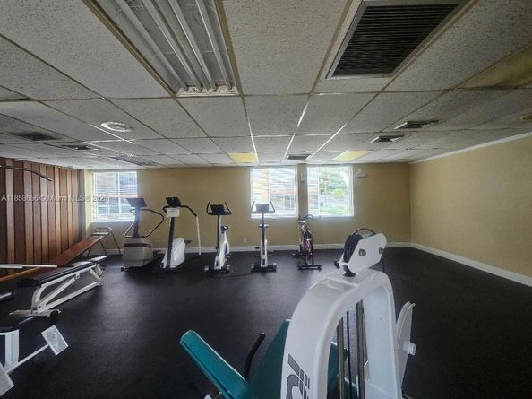 404 NW 68th Ave 405, Plantation FL 33317
