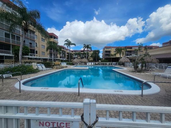 404 NW 68th Ave 405, Plantation FL 33317