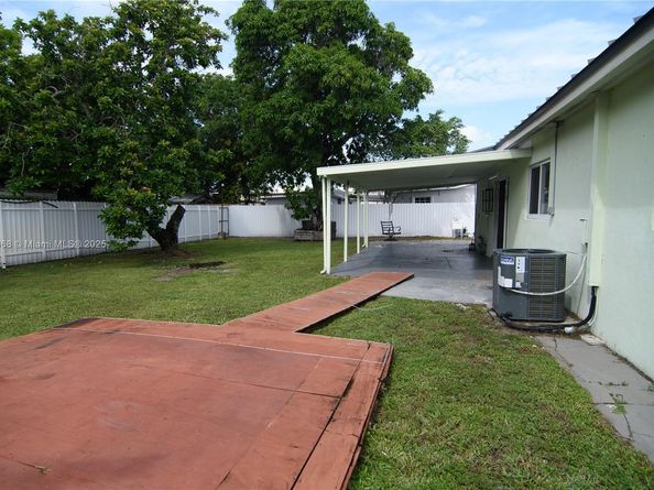 4526 NW 200th St, Miami Gardens FL 33055