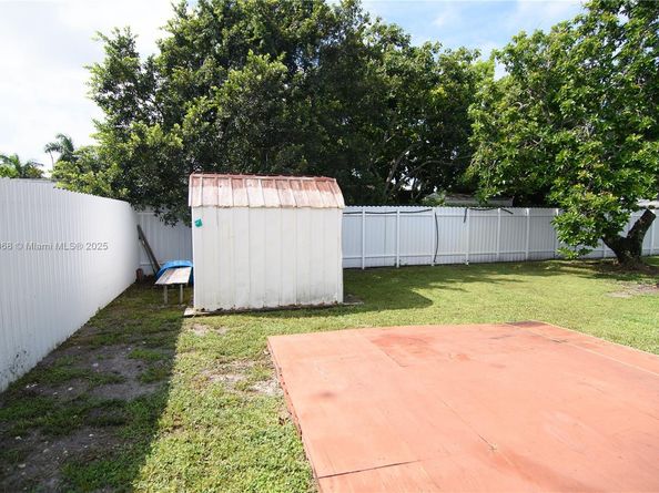 4526 NW 200th St, Miami Gardens FL 33055