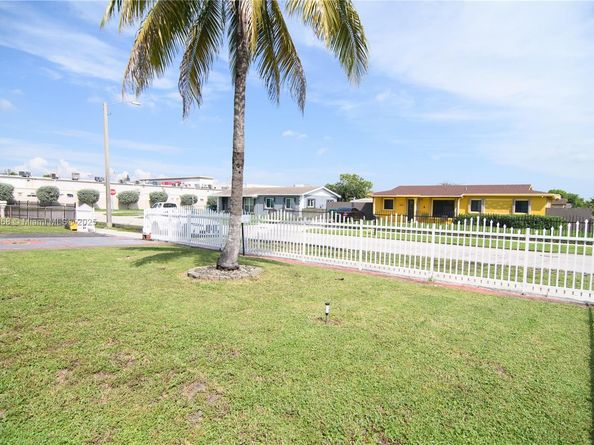 4526 NW 200th St, Miami Gardens FL 33055