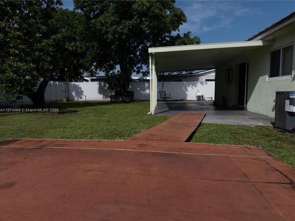 4526 NW 200th St, Miami Gardens FL 33055