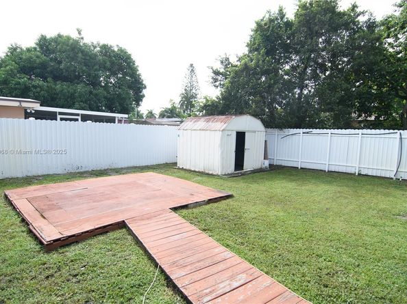 4526 NW 200th St, Miami Gardens FL 33055