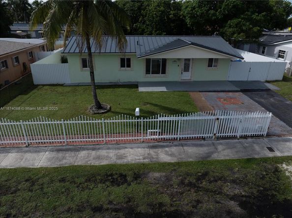 4526 NW 200th St, Miami Gardens FL 33055