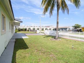 4526 NW 200th St, Miami Gardens FL 33055