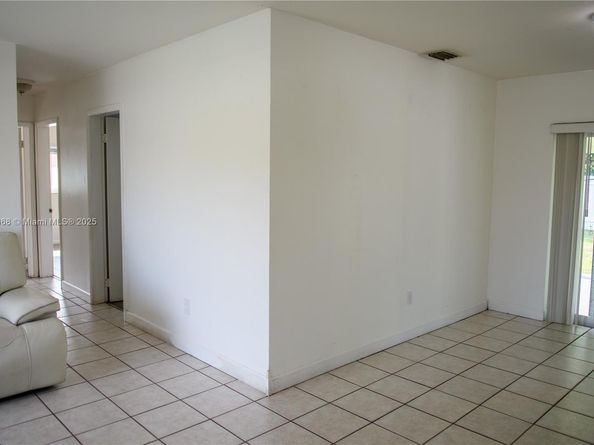 4526 NW 200th St, Miami Gardens FL 33055