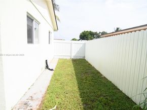 4526 NW 200th St, Miami Gardens FL 33055