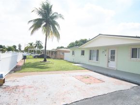 4526 NW 200th St, Miami Gardens FL 33055