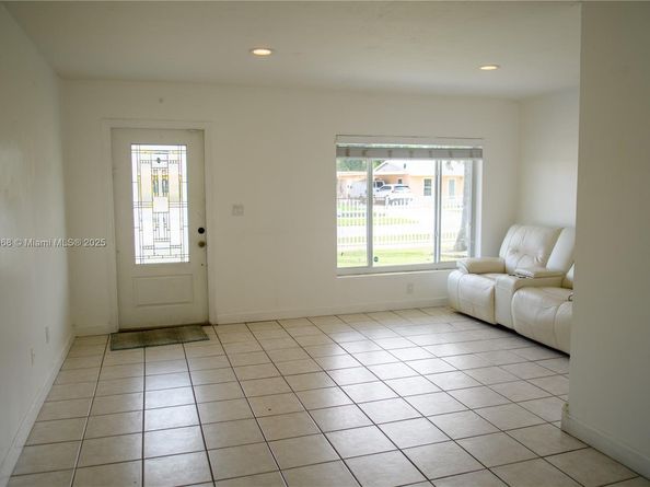 4526 NW 200th St, Miami Gardens FL 33055