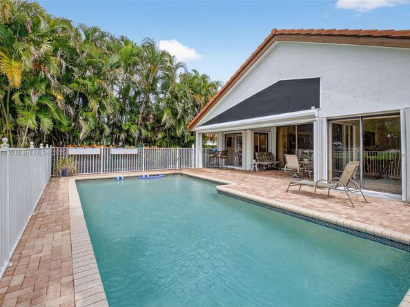 10344 Sunset Bend Dr, Boca Raton FL 33428