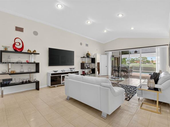 10344 Sunset Bend Dr, Boca Raton FL 33428