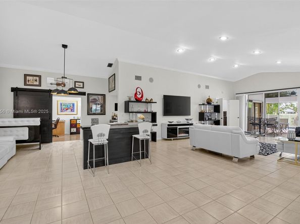 10344 Sunset Bend Dr, Boca Raton FL 33428